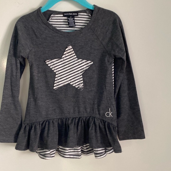 GUESS BUNDLE OF 3 DRESSES  GIRL SIZE 3 . - Picture 2 of 12